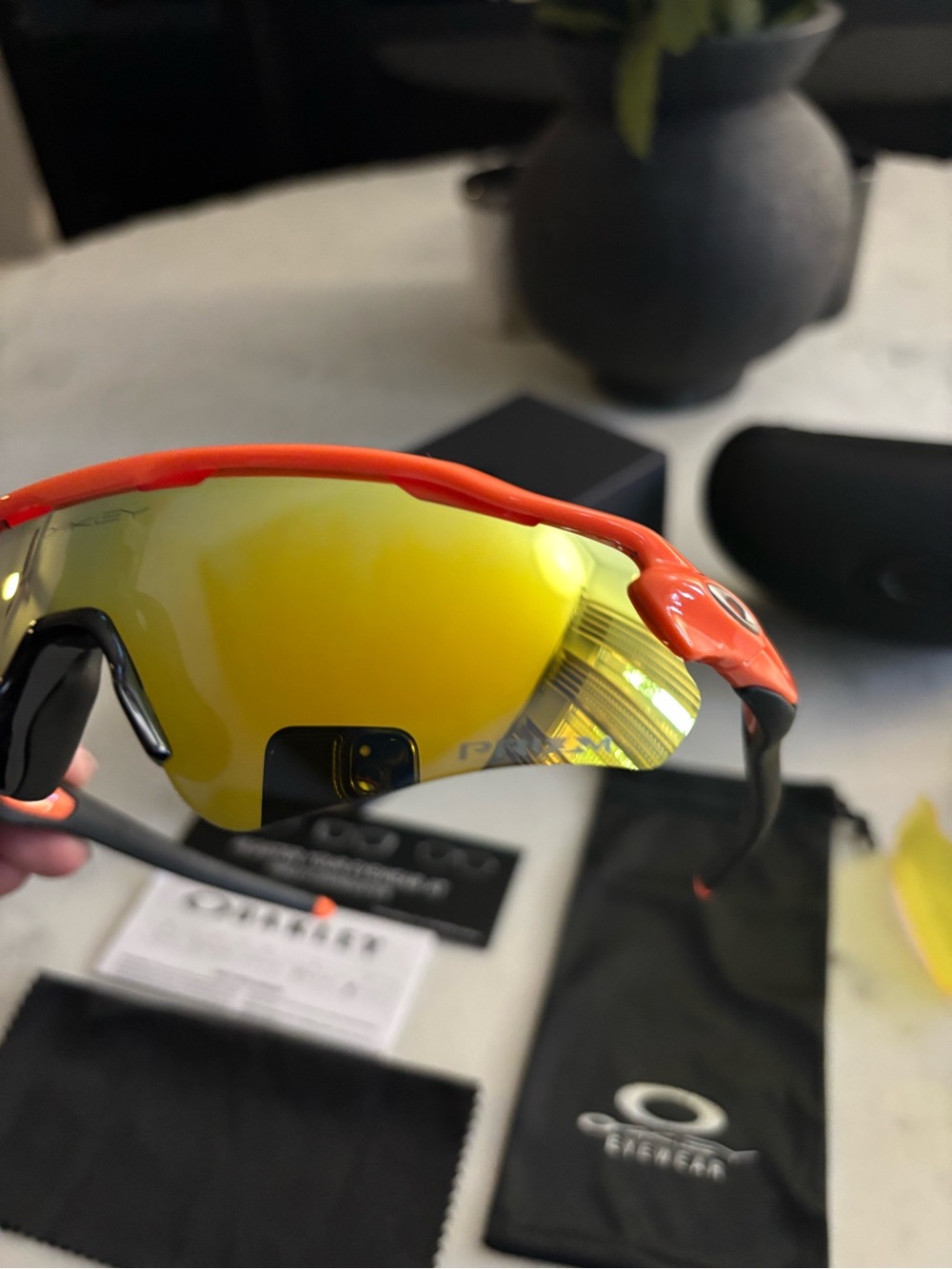 Oakley Radar EV Path Sunglasses with three interchangeable lenses - Picture 5 of 6